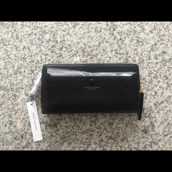 NWT Marc Jacobs large leather wallet black. SOLD!! - Picture 1 of 5
